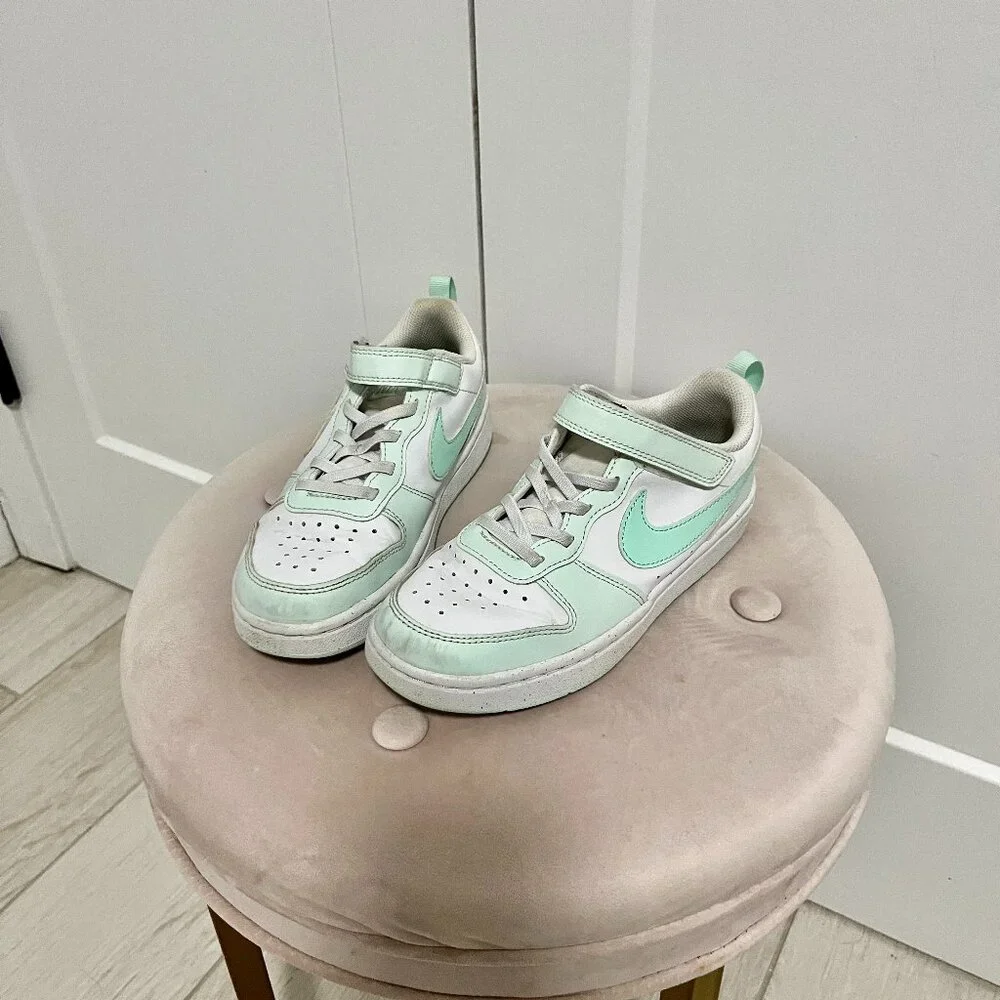 Nike Kid's Court Borough Low Recraft Sneakers in Mint Green Size 2Y - Picture 1 of 6